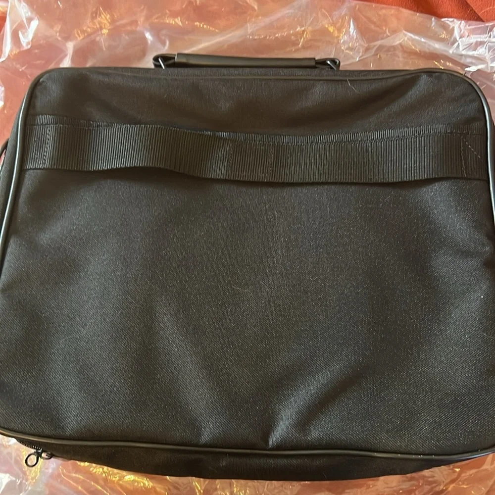 Targus black 10x15 front