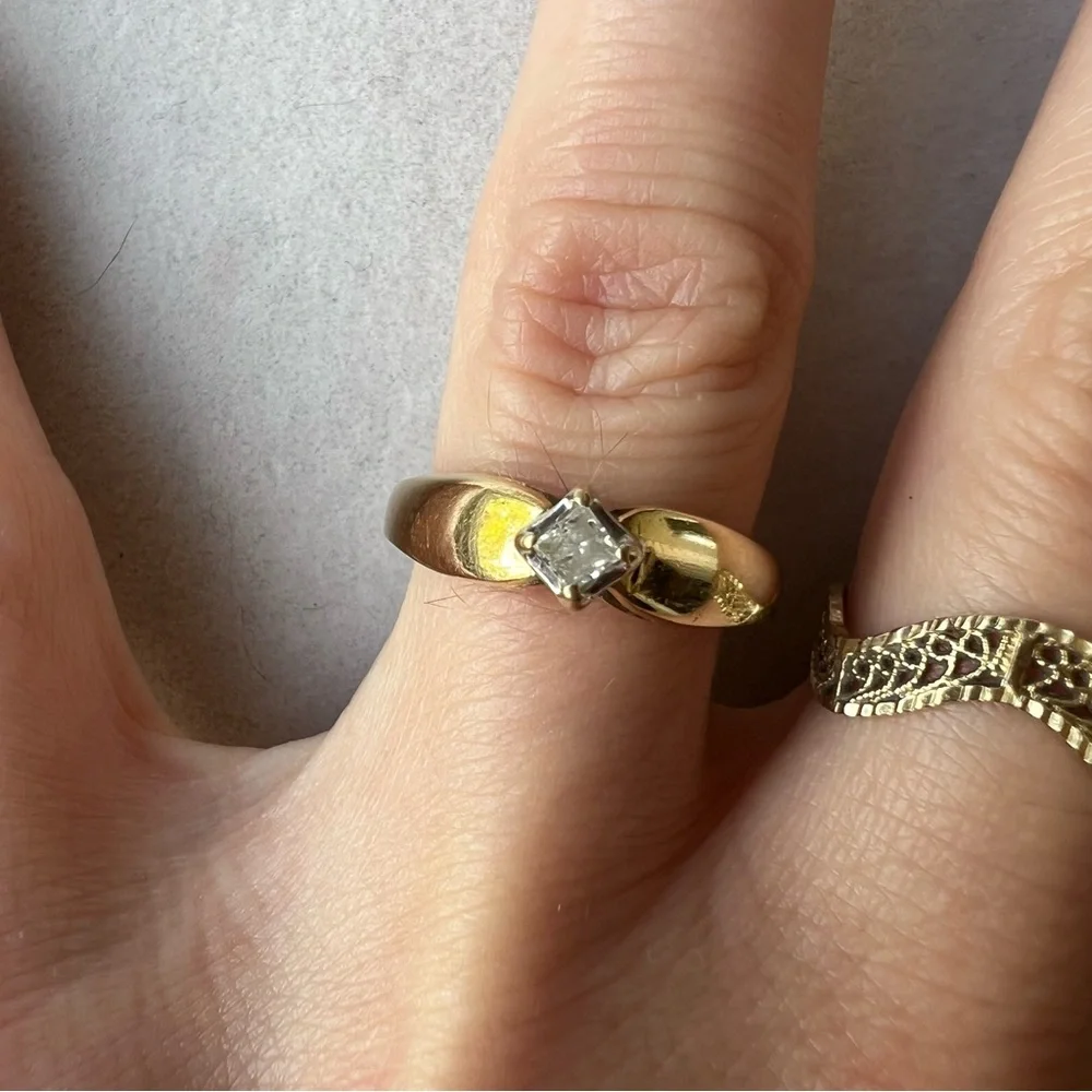 10kt solid gold princess cut diamond ring