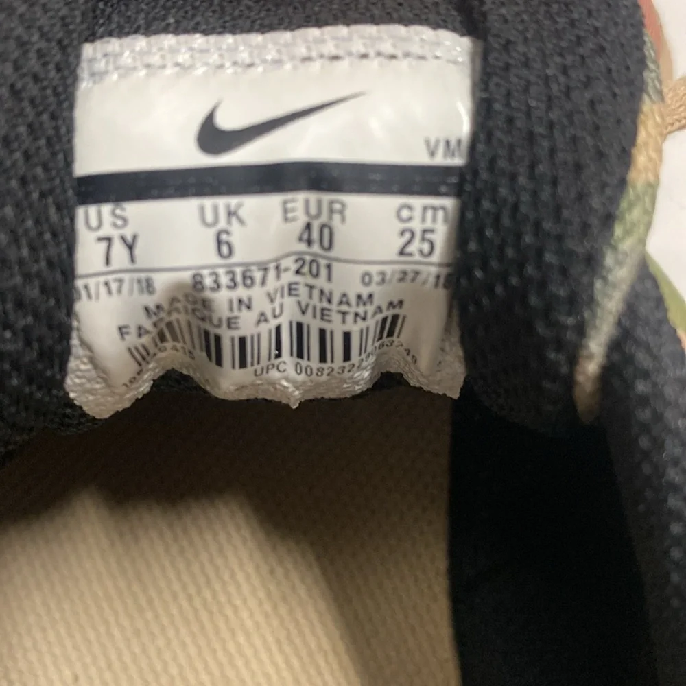 Nike boys shoes
