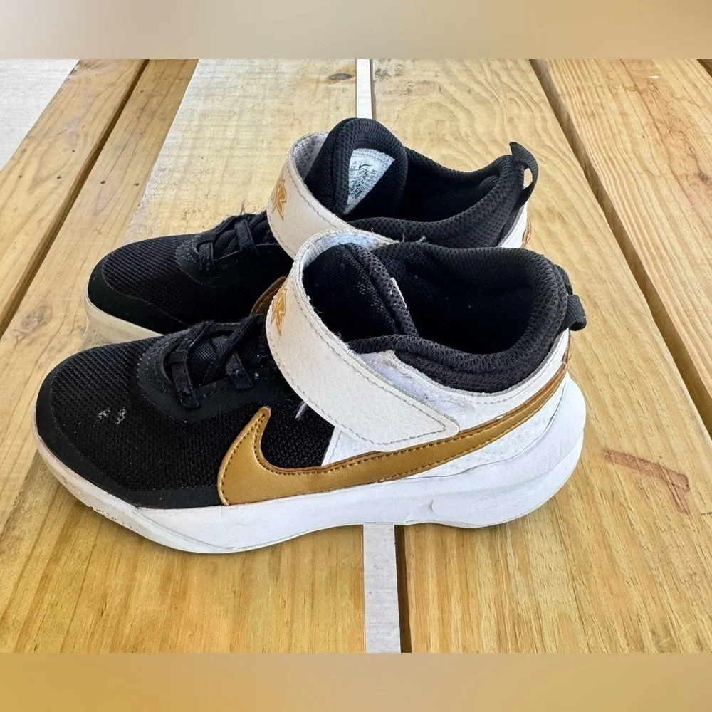 Nike these sneakers