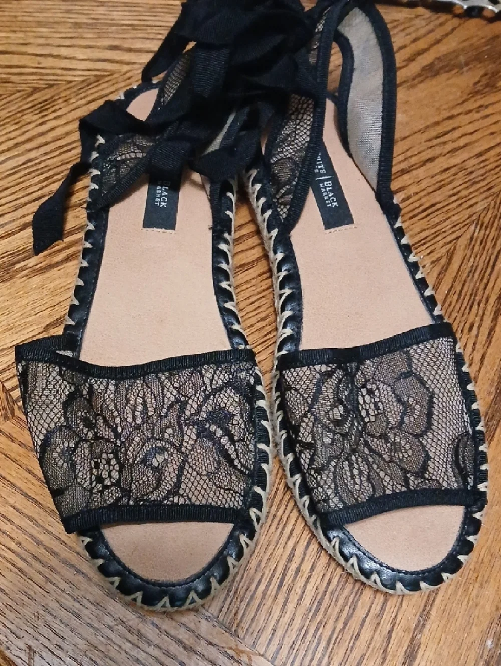 delicate black