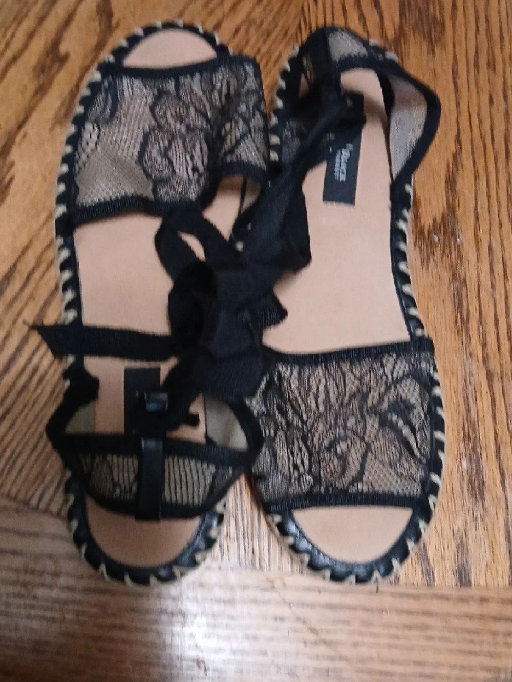 delicate black