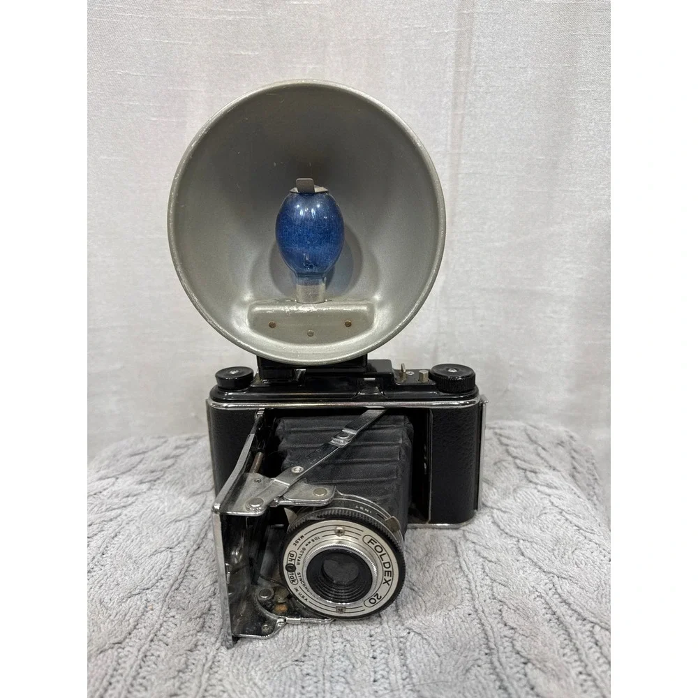 Vintage Pho-Tak Foldex 20 Folding Camera 105mm Octvar Lens with Flash Unit USA‎
