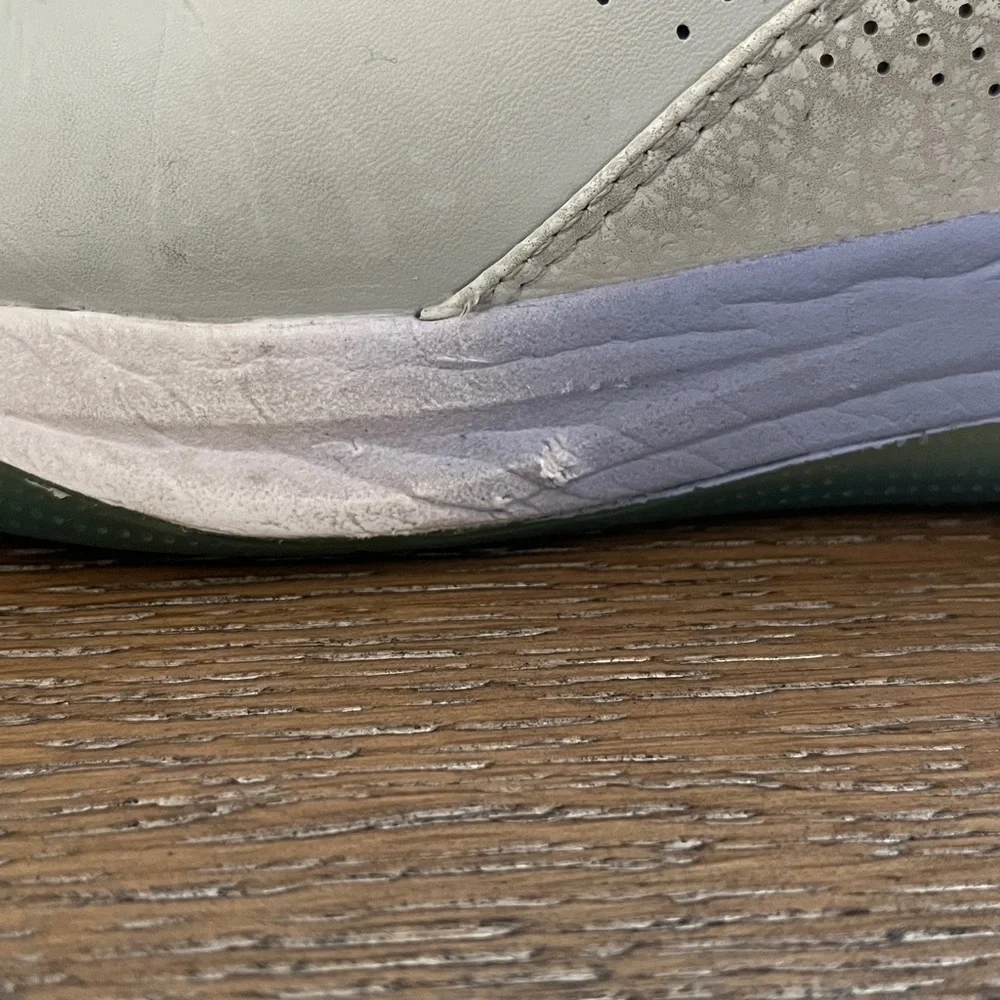 Clove this shoe