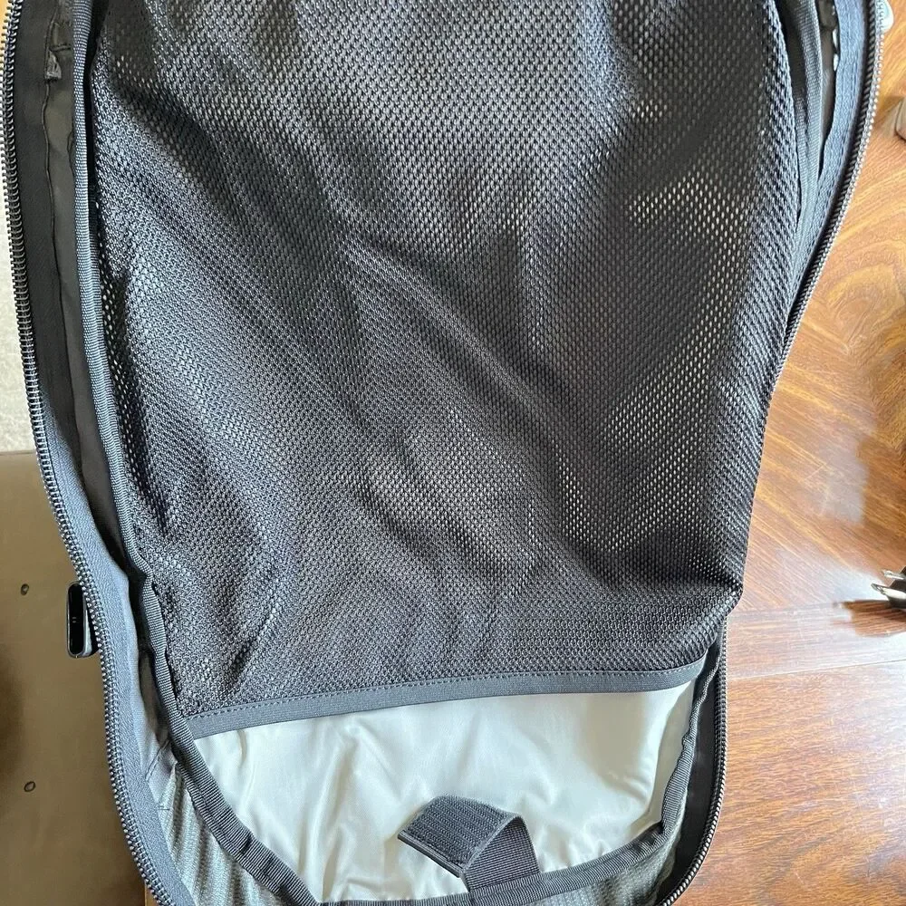 Lowepro this item