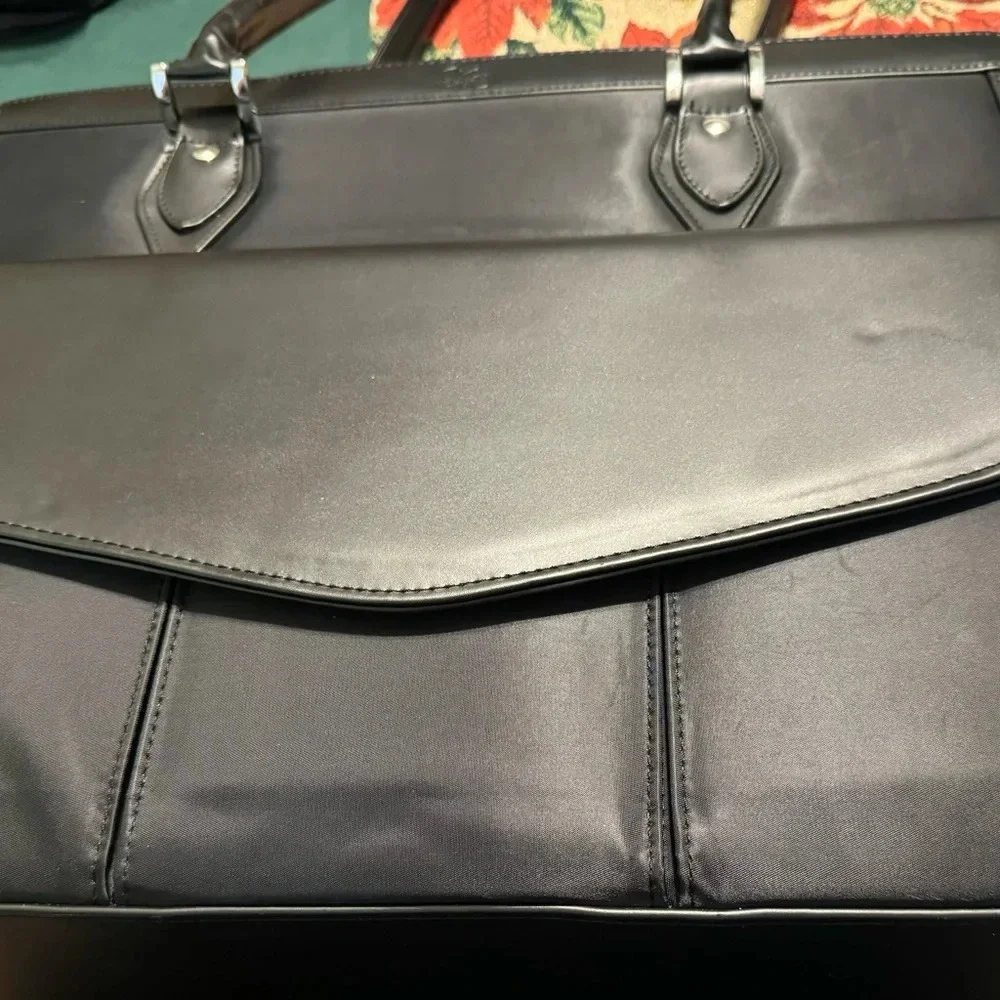 Mobile Edge Onxy Geneva Special Edition Laptop
