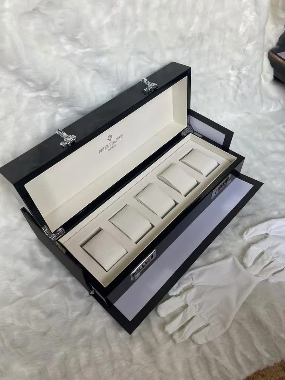 Patek Philippe sophisticated philippe emblem