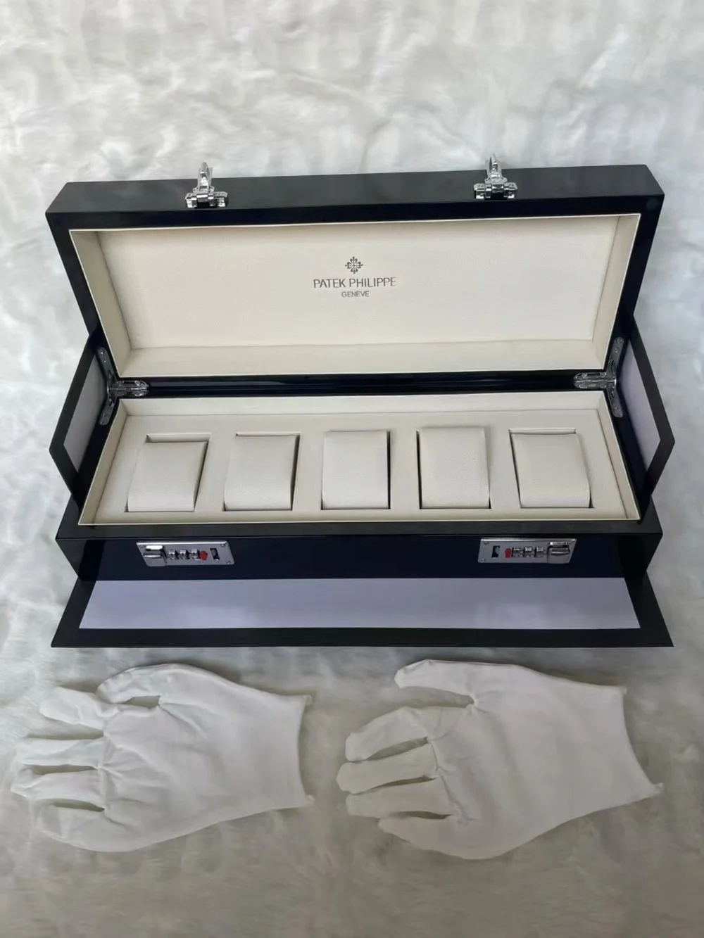 Patek Philippe philippe emblem box