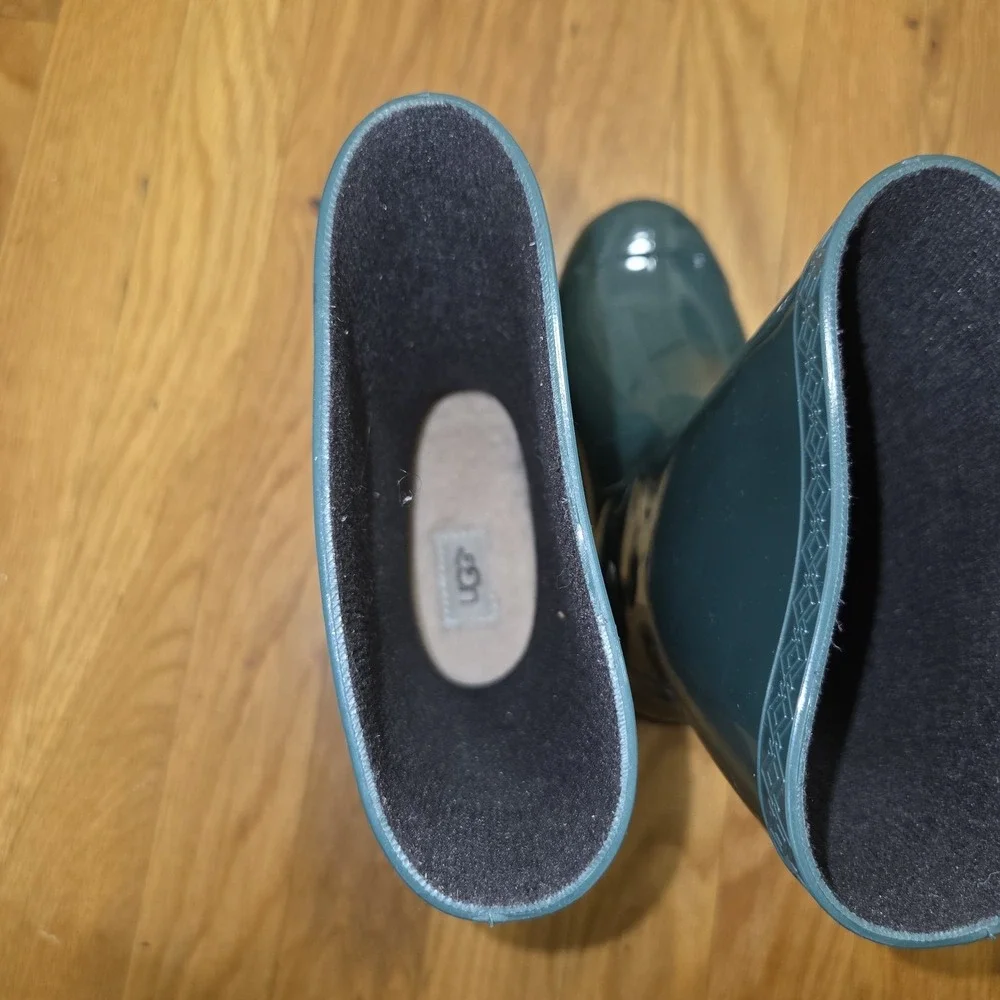 UGG size 13