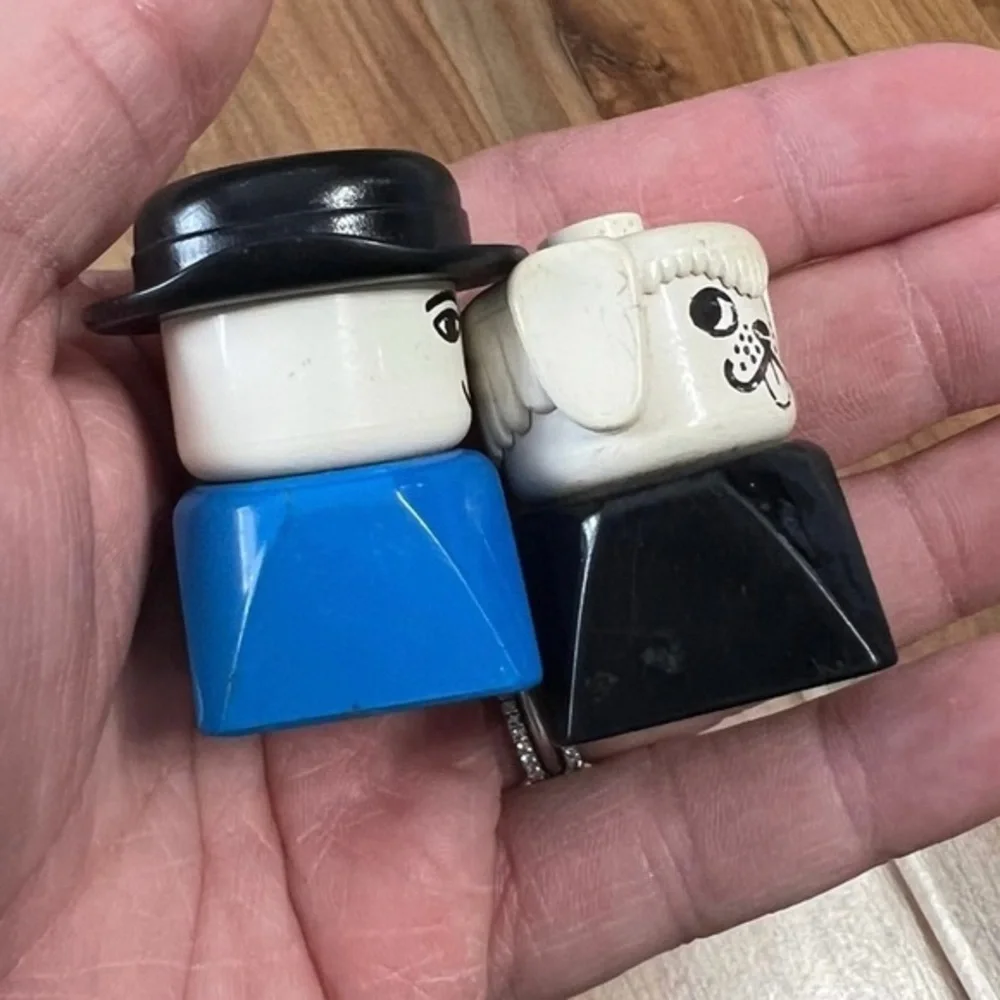 VTG 1977 LEGO DUPLO FIGURES Rare White Black Dog Man‎ with Hat Vintage People