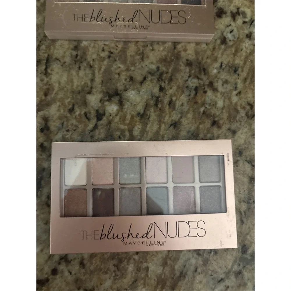 Maybelline New York Blushed Nudes Eyeshadow Palette - Blush, 12 Highly Blendable