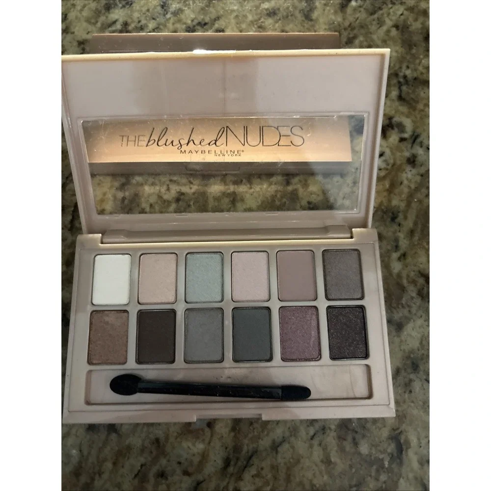 Maybelline New York Blushed Nudes Eyeshadow Palette - Blush, 12 Highly Blendable