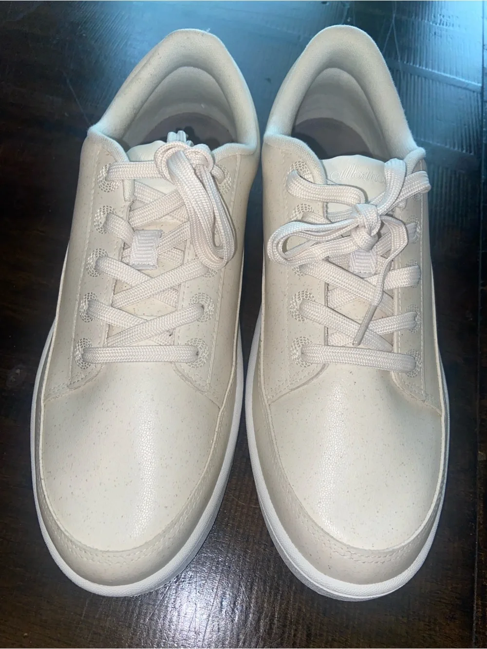 Ladies All Birds pacer Sneaker in Off-White size 9