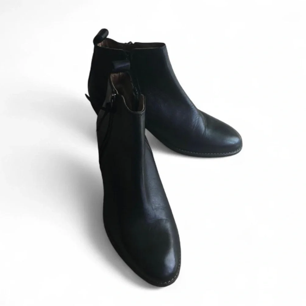 Journee Signature classic black