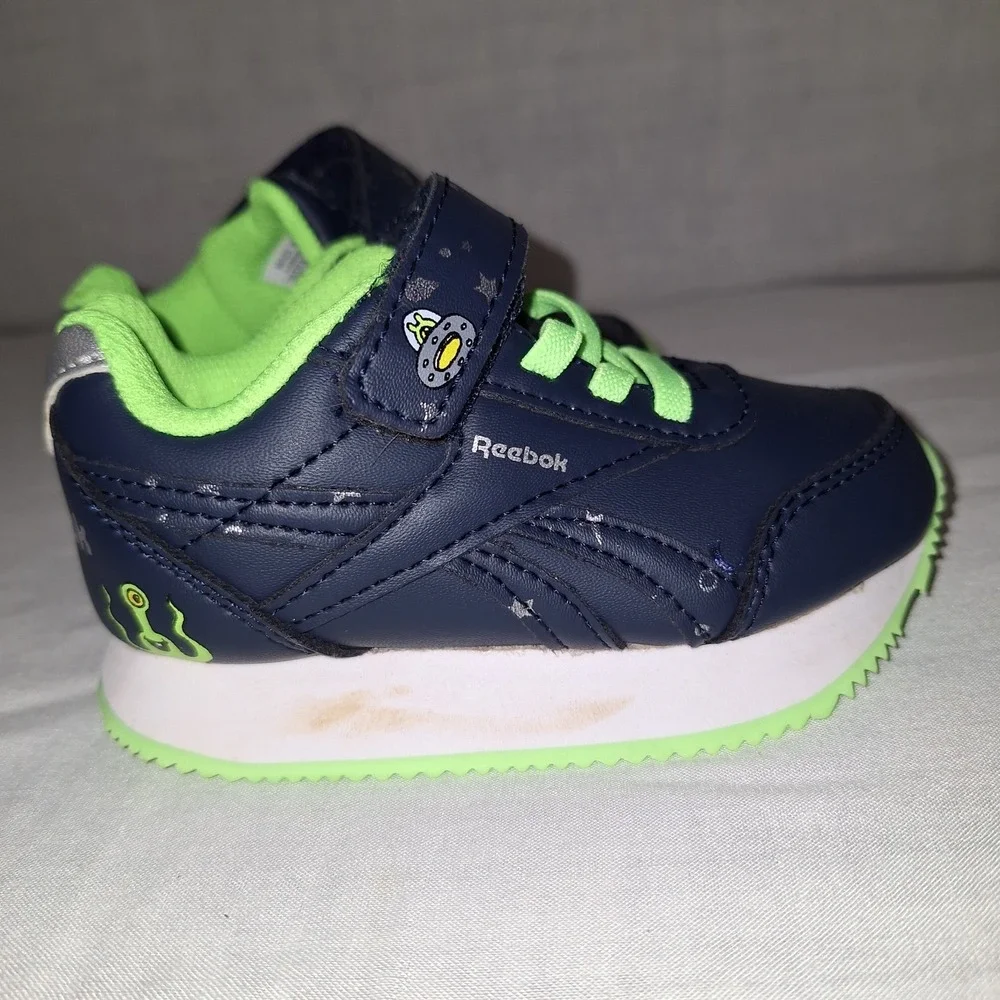 Reebok product pair