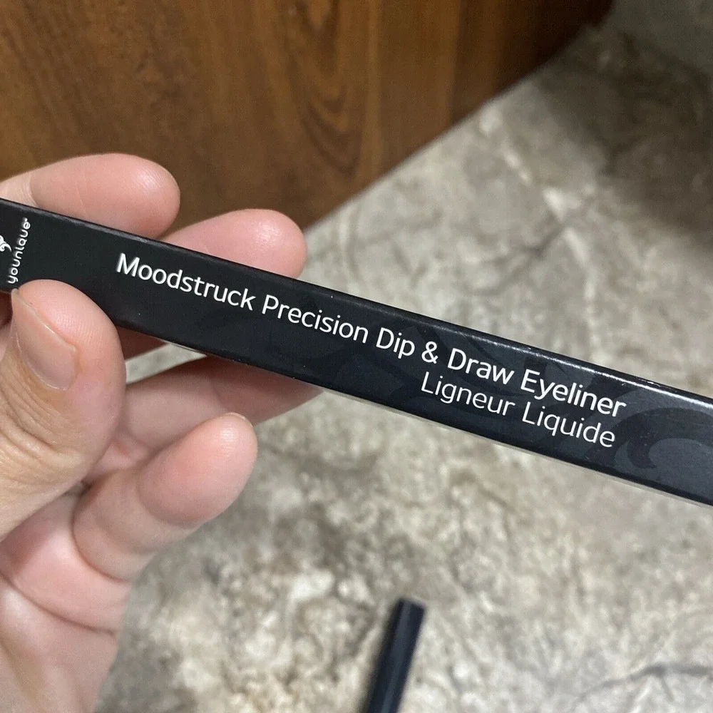Younique hello am