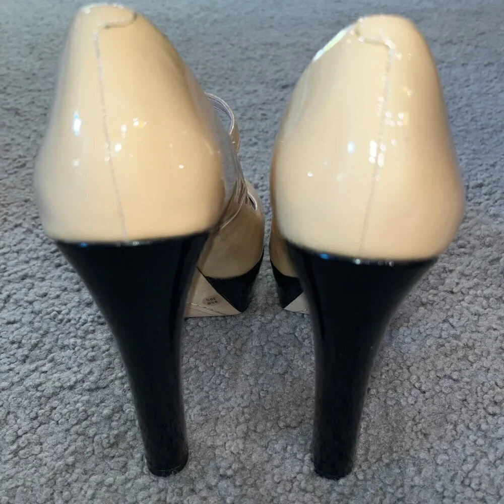 Vince Camuto vince camuto