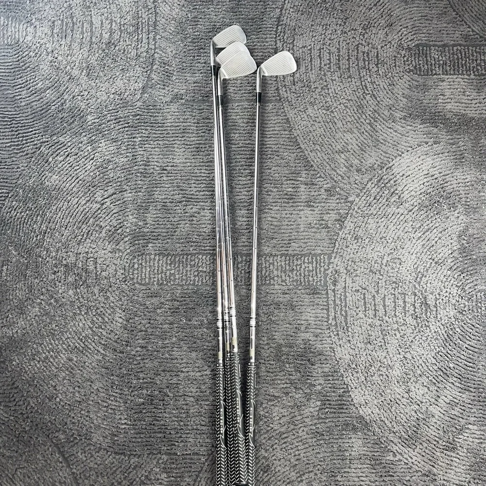 Mizuno vintage silver