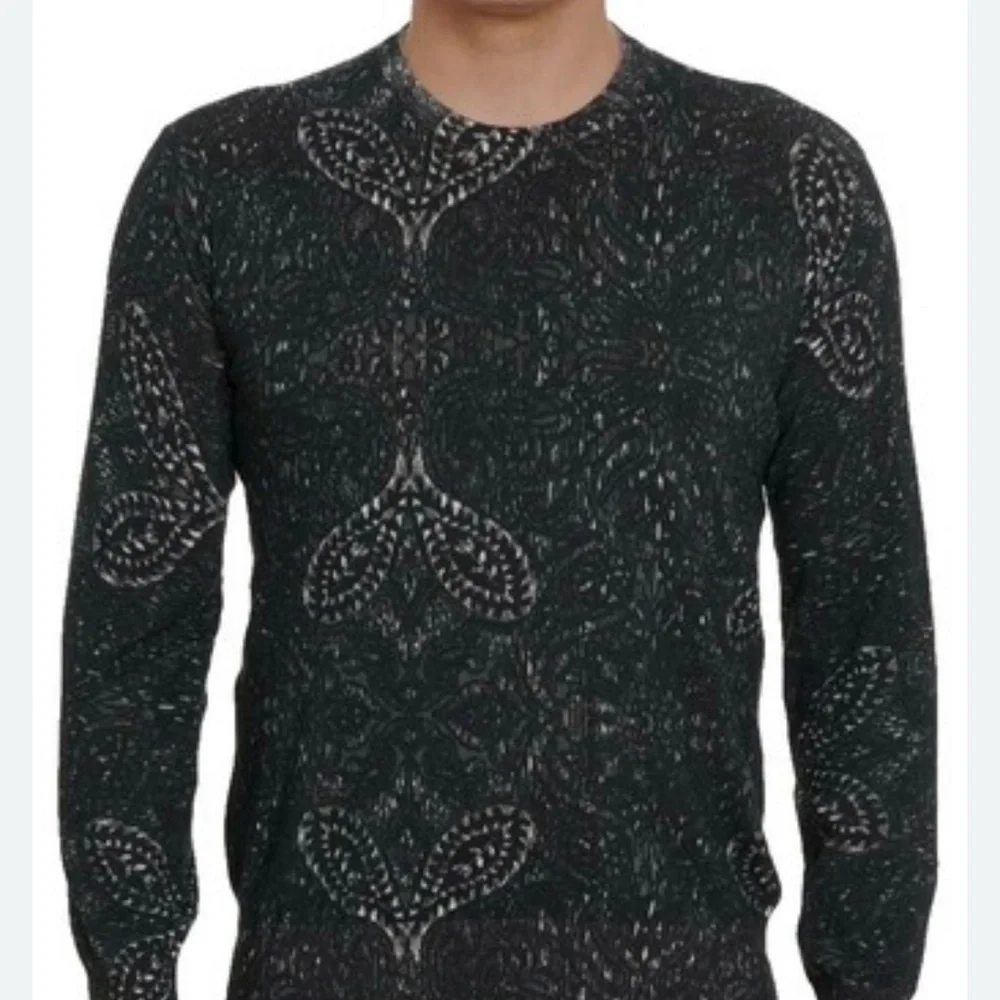 NWT- Robert Graham men’s Taurus Sweater. Size 3XL. Black and gray print