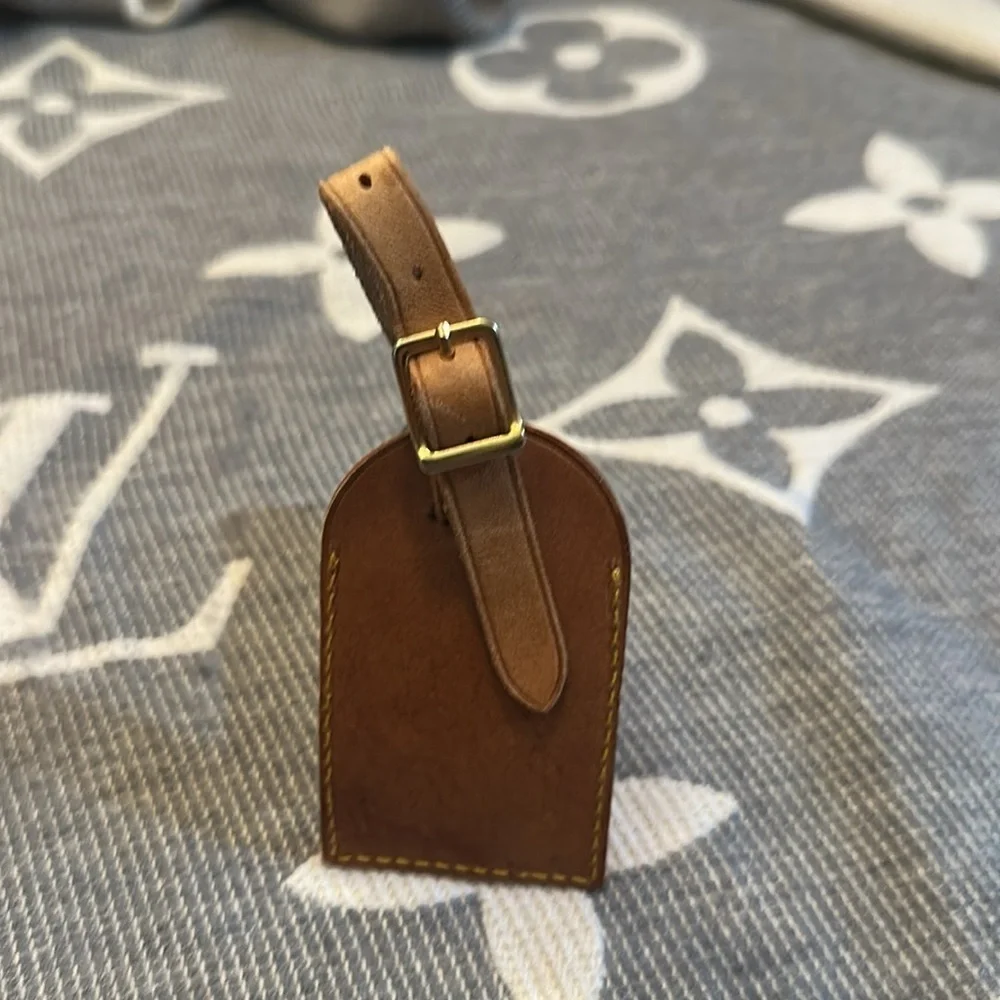 Louis Vuitton elegant tan