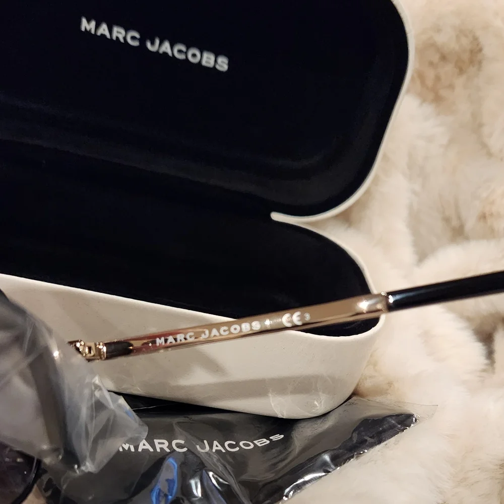 Marc Jacobs grey jacobs frame