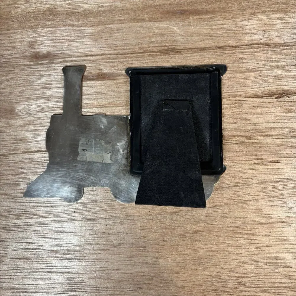 Unbranded silver toned