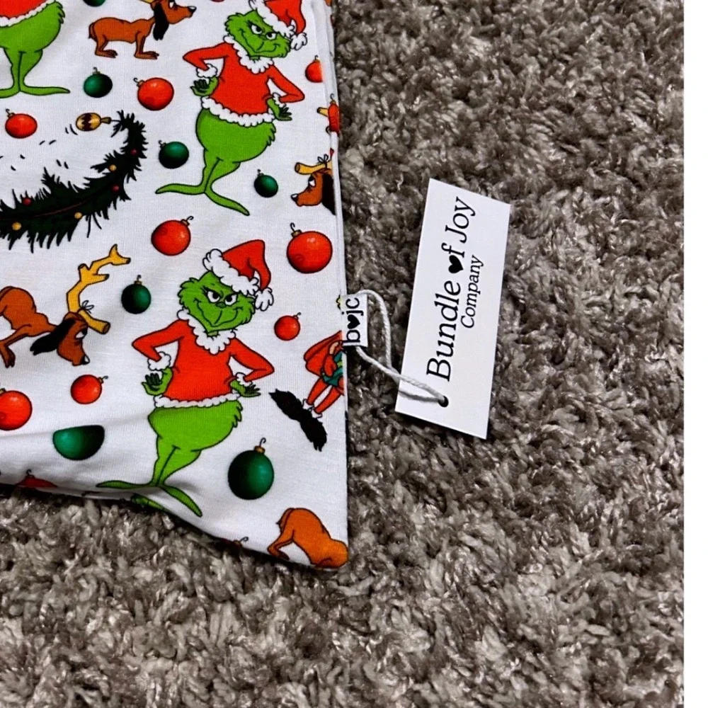 Bundle of Joy Company Grinch‎ Christmas All Over Print pillow case soft White