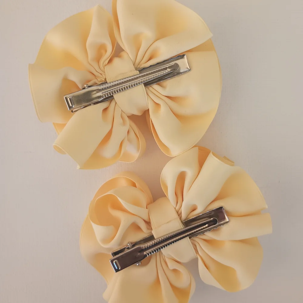 Charming Cream Hair Bows For Girls 🎀✨