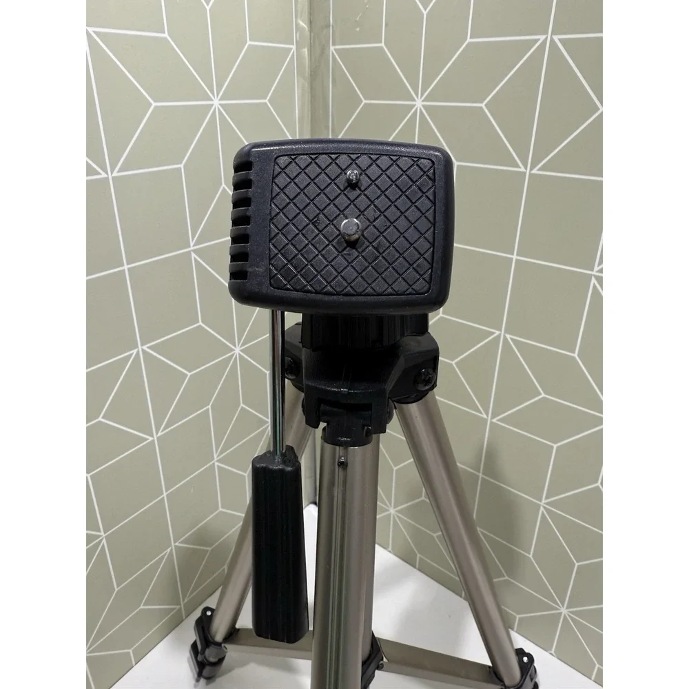 MAGNAVOX UNIVERSAL‎ TRIPOD, FOR CAMCORDERS And 35mm CAMERAS,