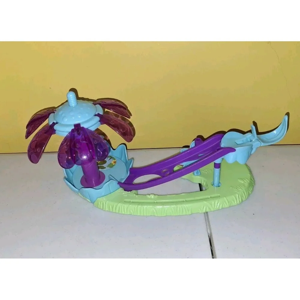 Zoobles Spring To Life 2010 Sega Littlest Pet Shop Playset Flower