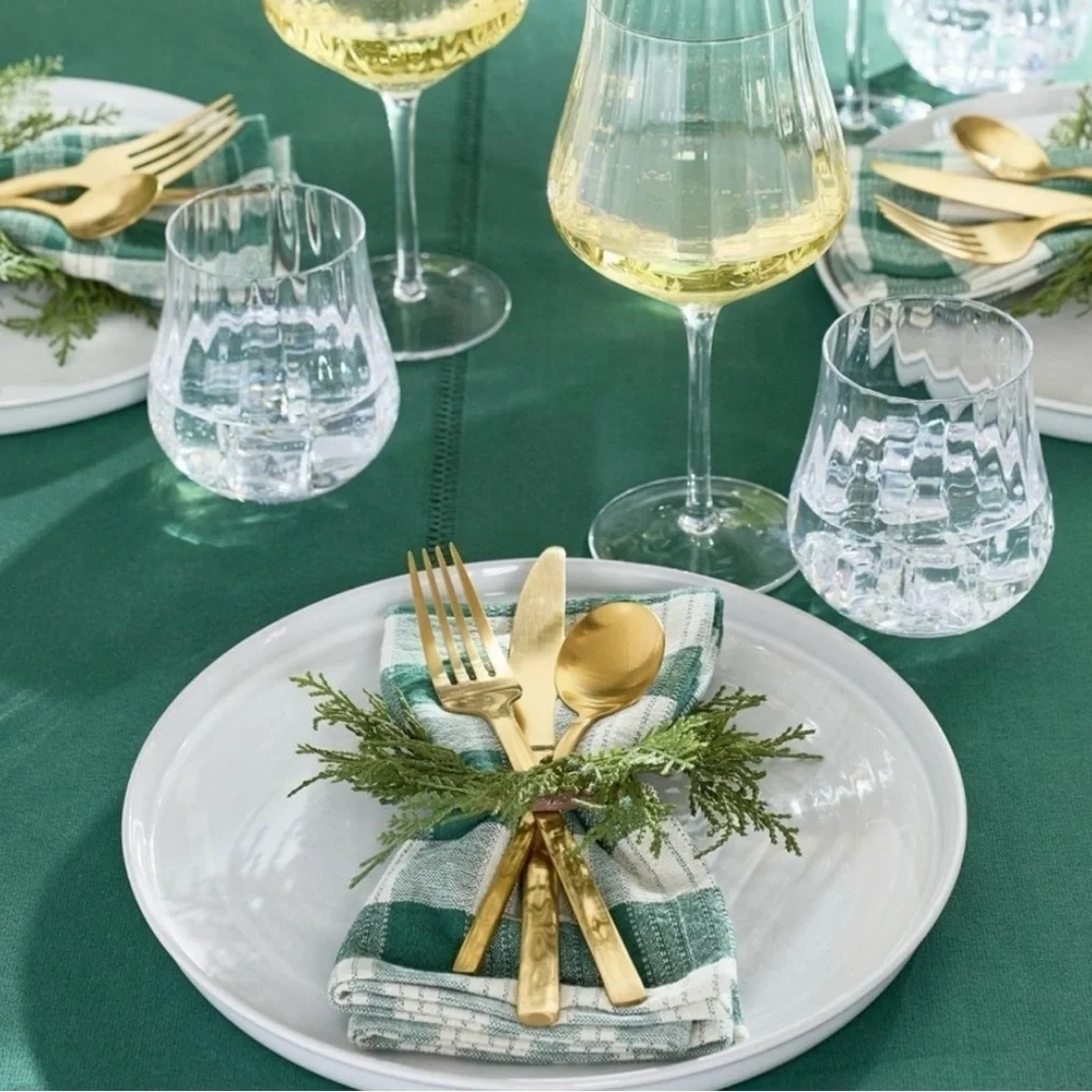 Hearth & Hand add festive