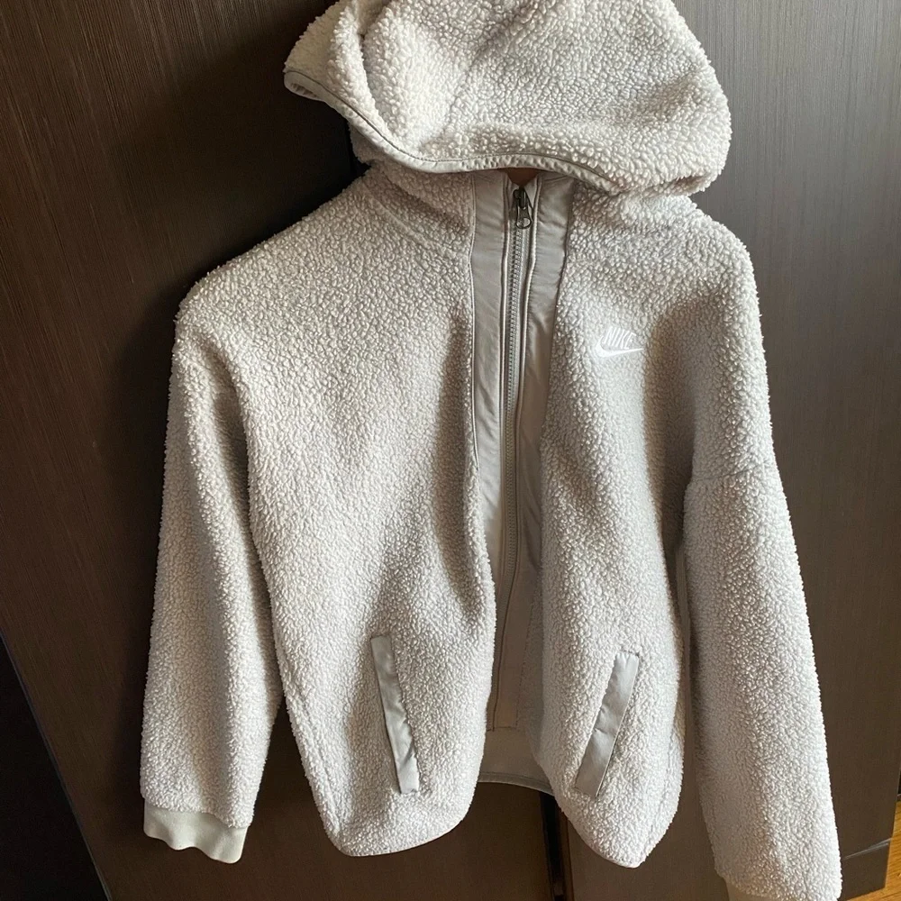Nike light grey fleece unisex Sherpa Jacket size Big kids L 14-16