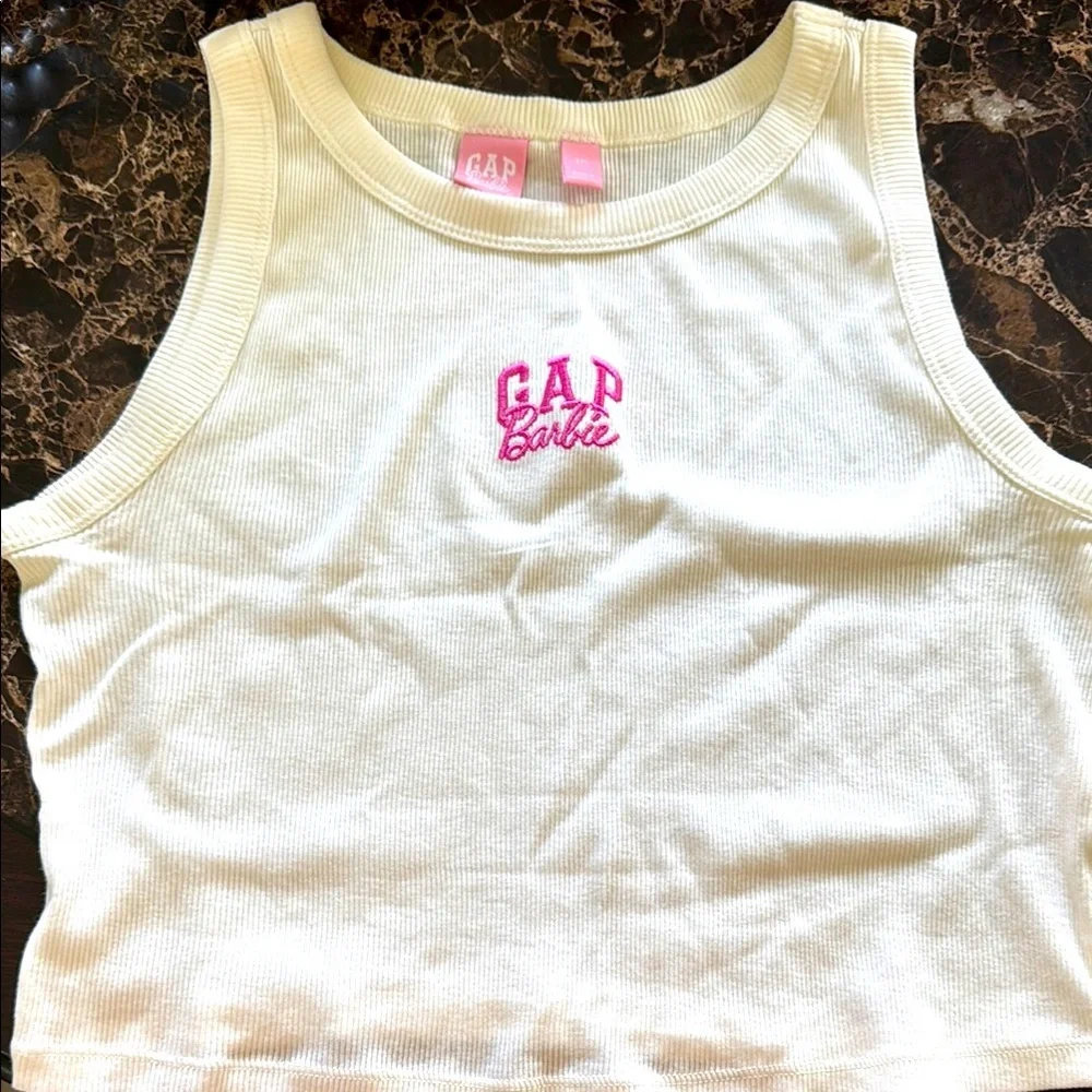 NWOT GAP Cream and Pink Tank Top Classic Sleeveless Design