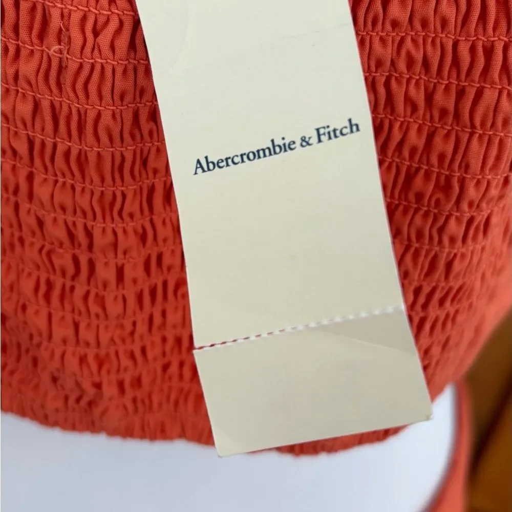Abercrombie & Fitch new tag