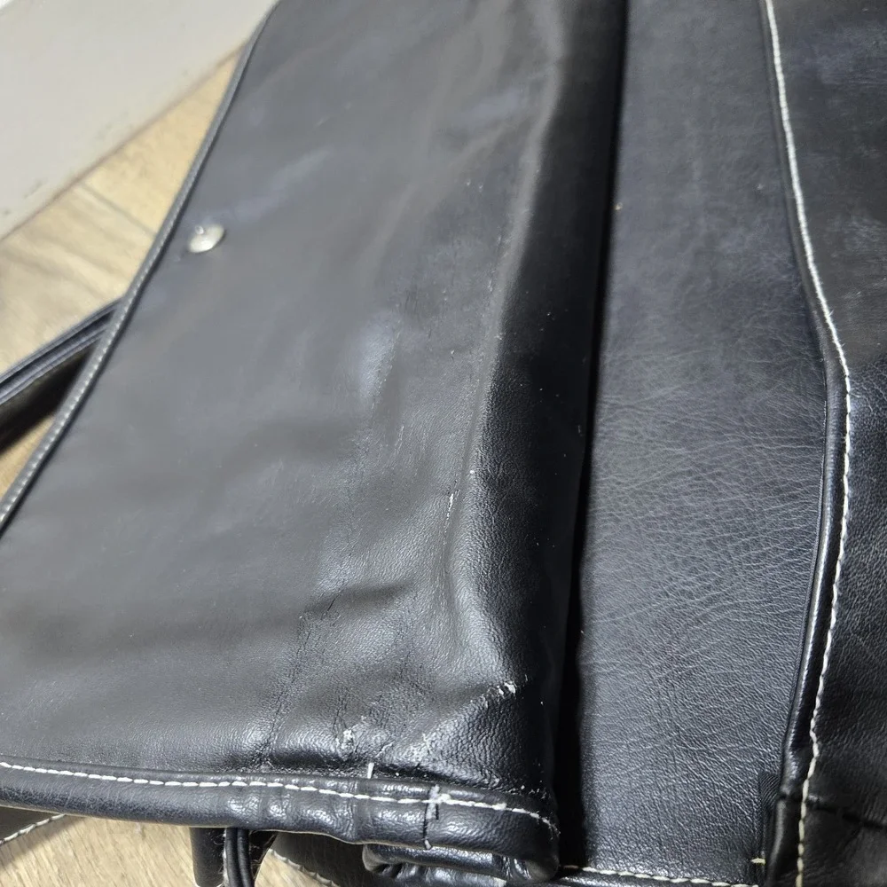 Walt Disney World Multi Pocket Latching Briefcase Mickey‎ Hands & Heads Read