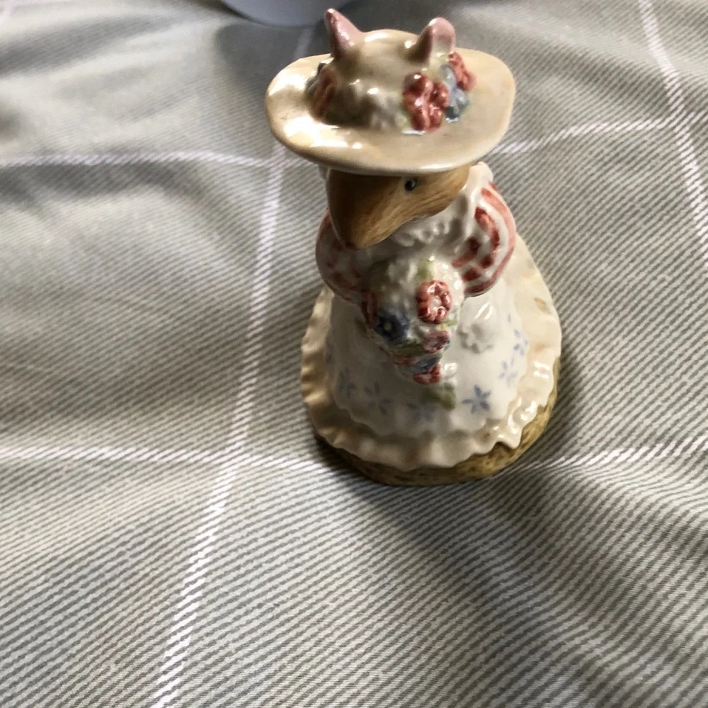 Royal Doulton Cream and Brown Ceramic Mouse  Figurine with Pastel Floral Bouquet