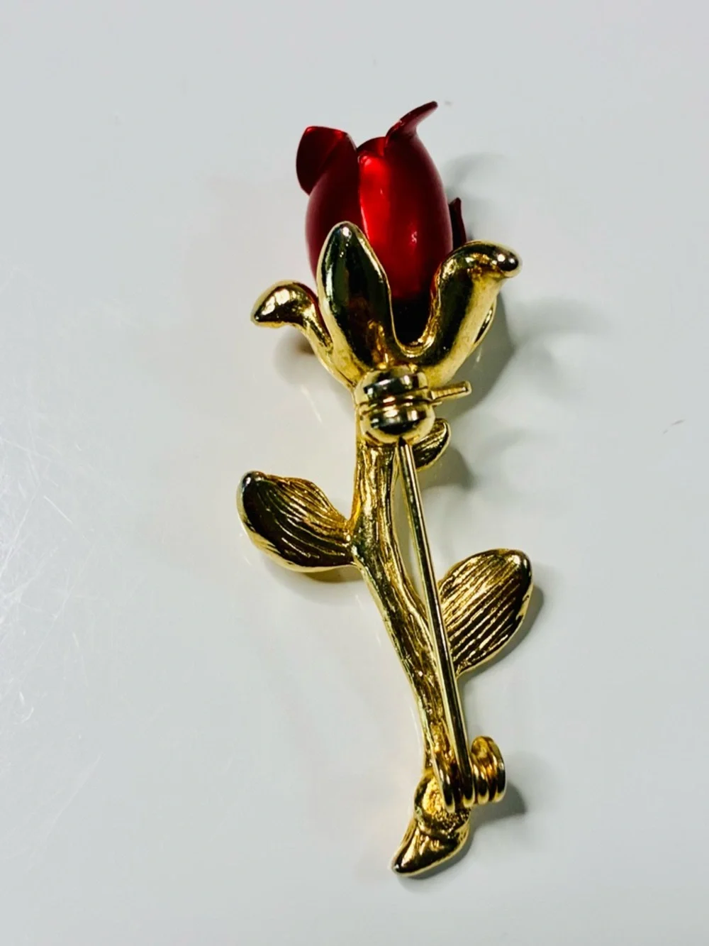 VTG Boutonniere Gold-Tone Red Rose Brooch Easy Everyday Casual Lightweight EUC