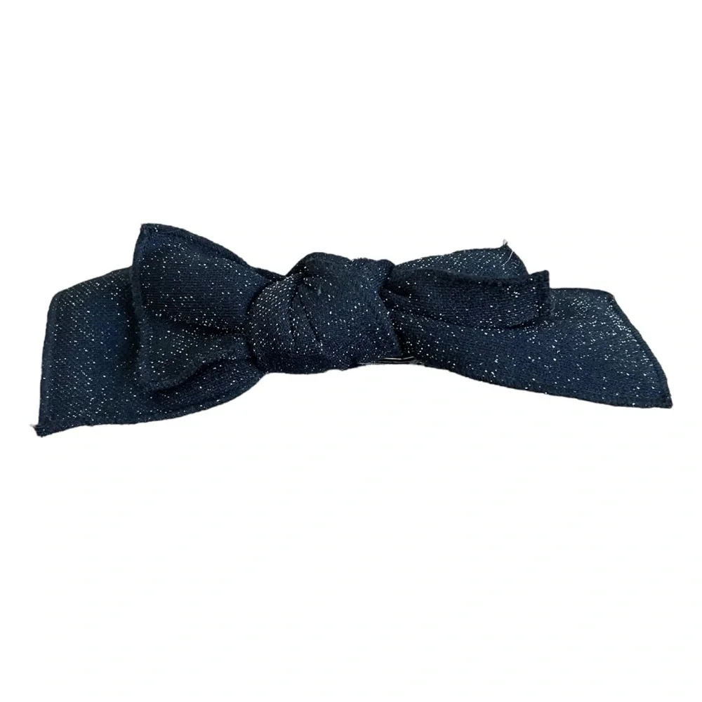 N/A black bow