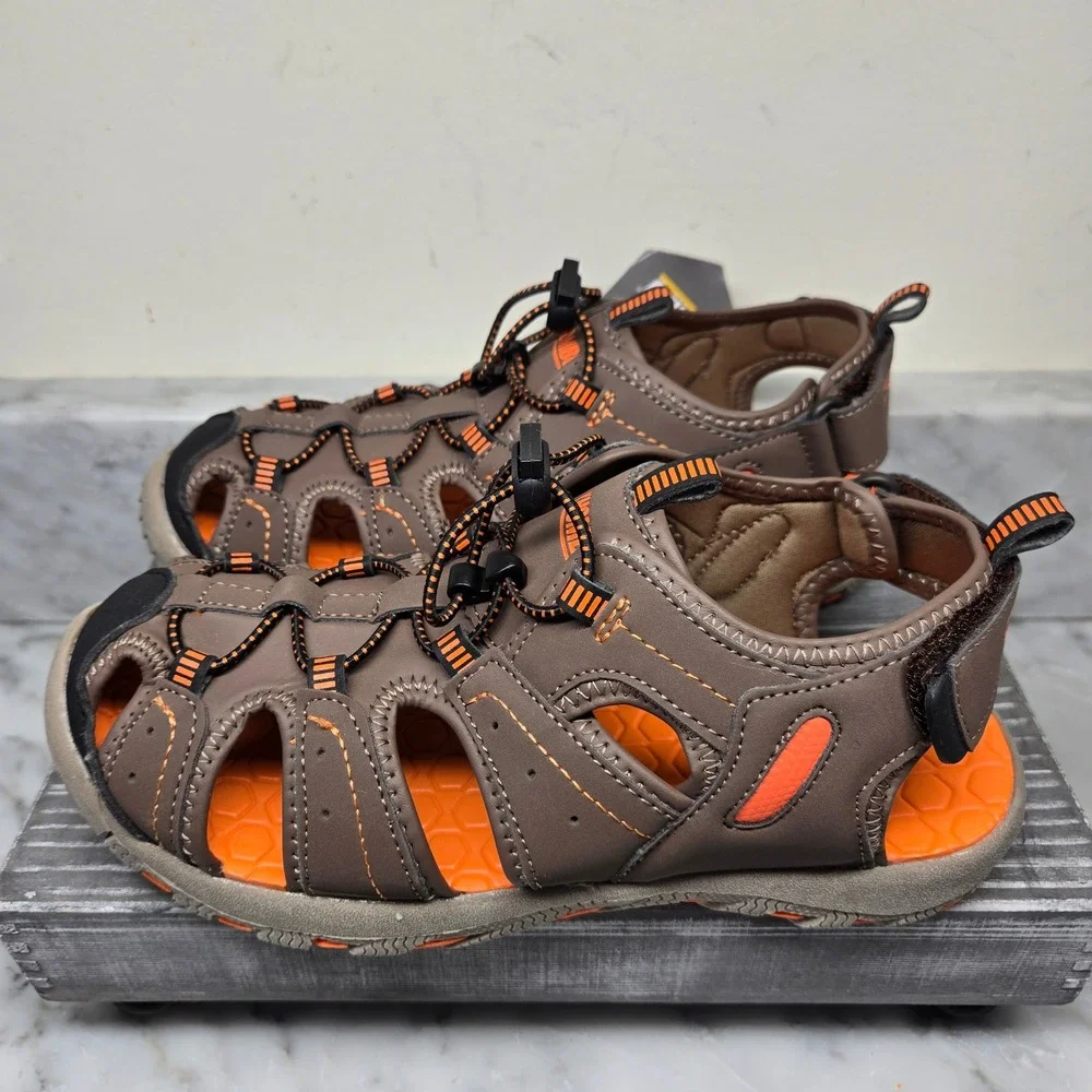 Khombu closed toe