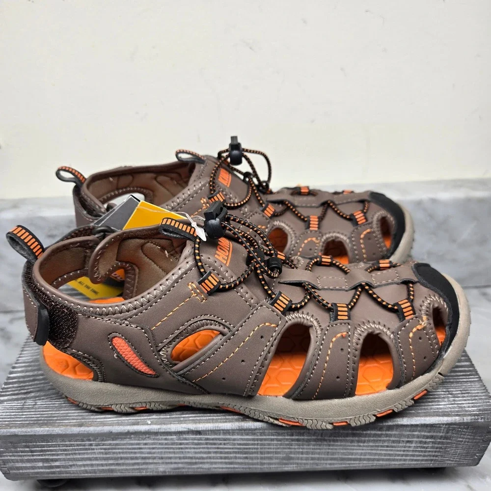 Khombu closed toe