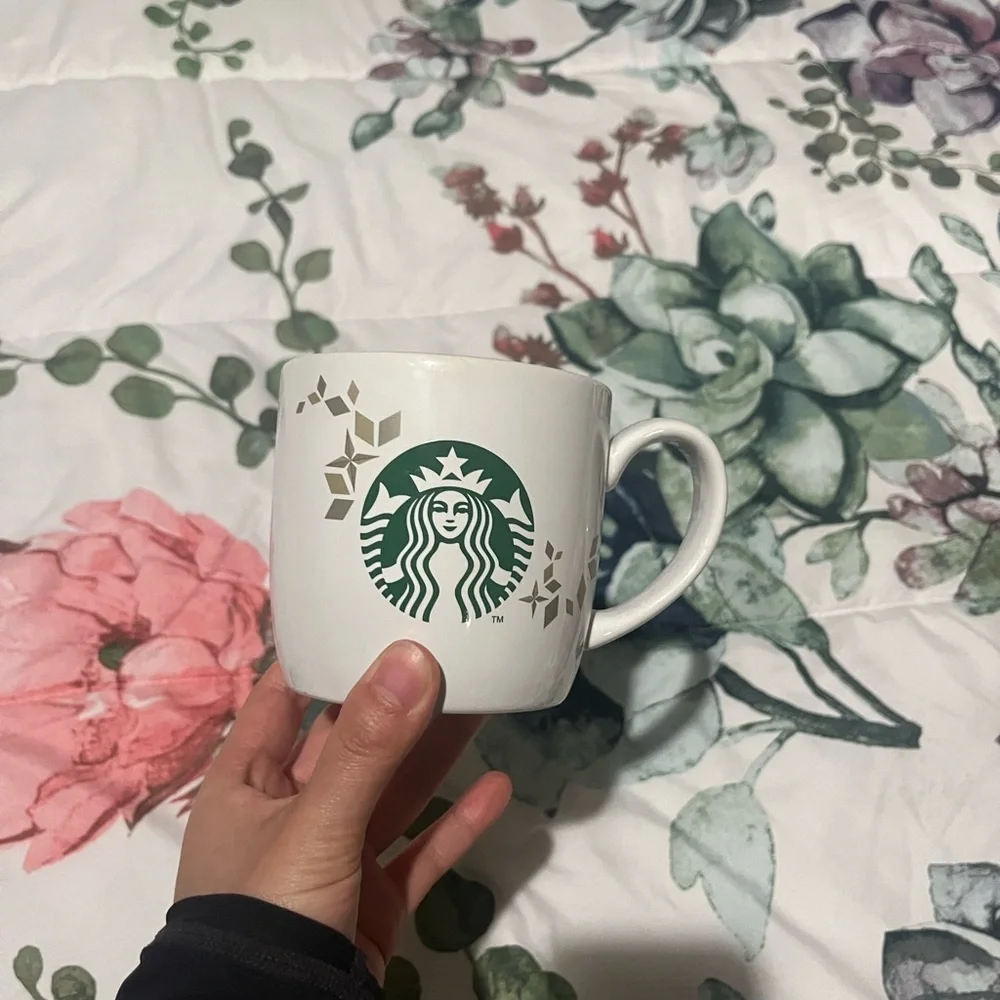 Starbucks holiday‎ coffee cup