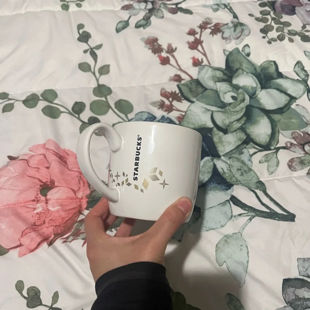 Starbucks holiday collection