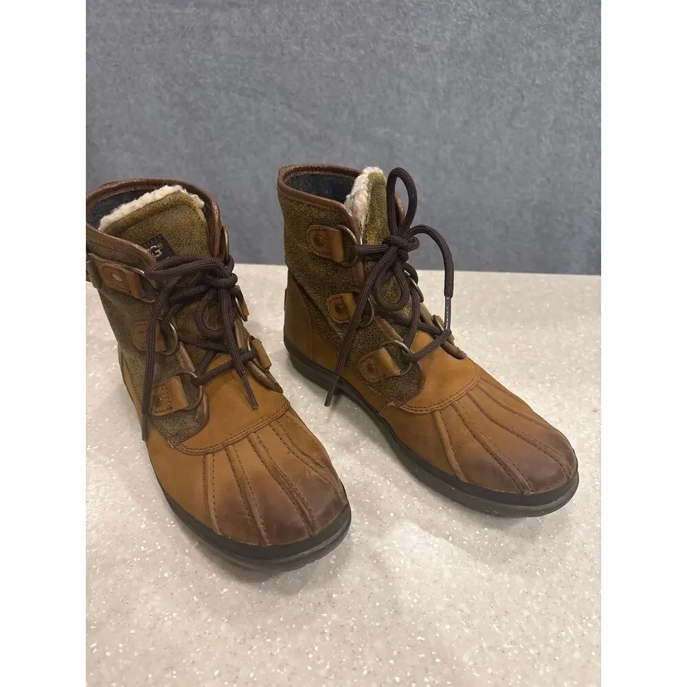 UGG cecile ankle