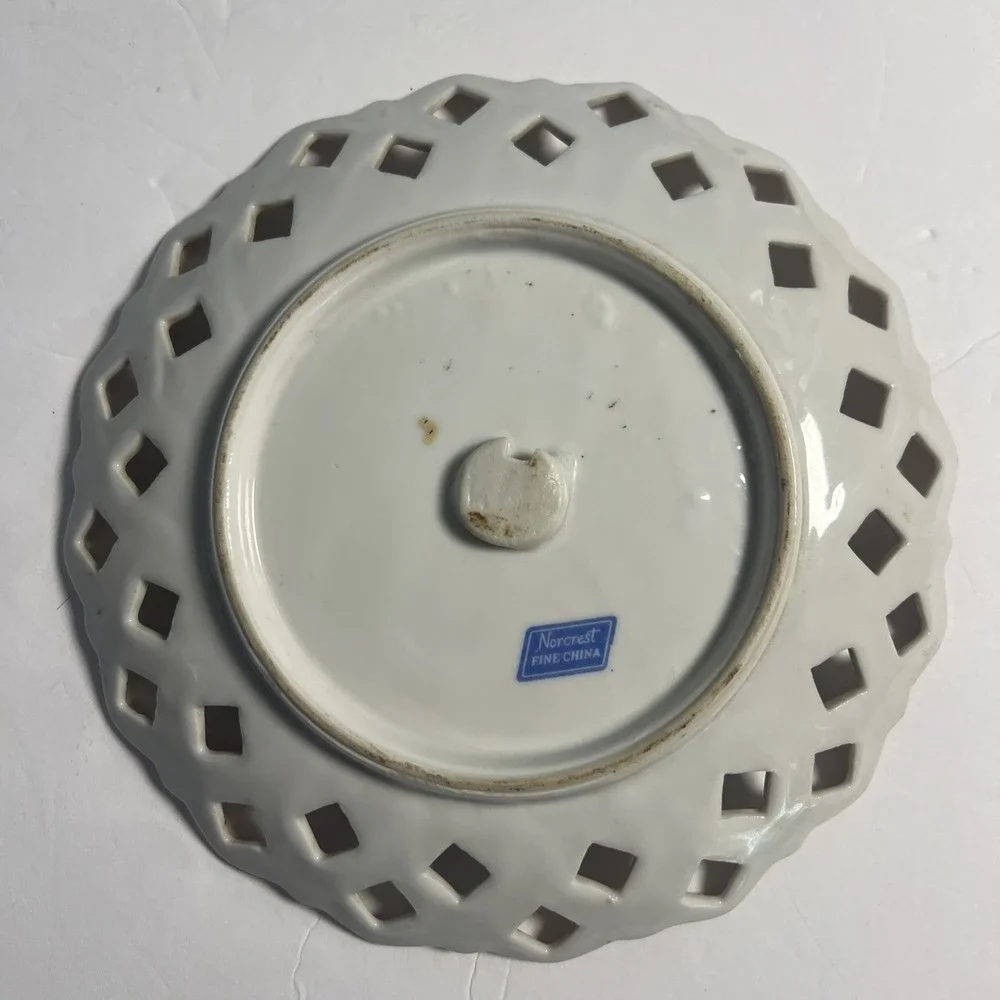 Norcrest hanging plate