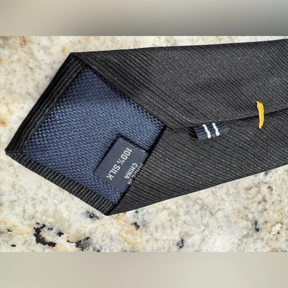Nautica sleek black