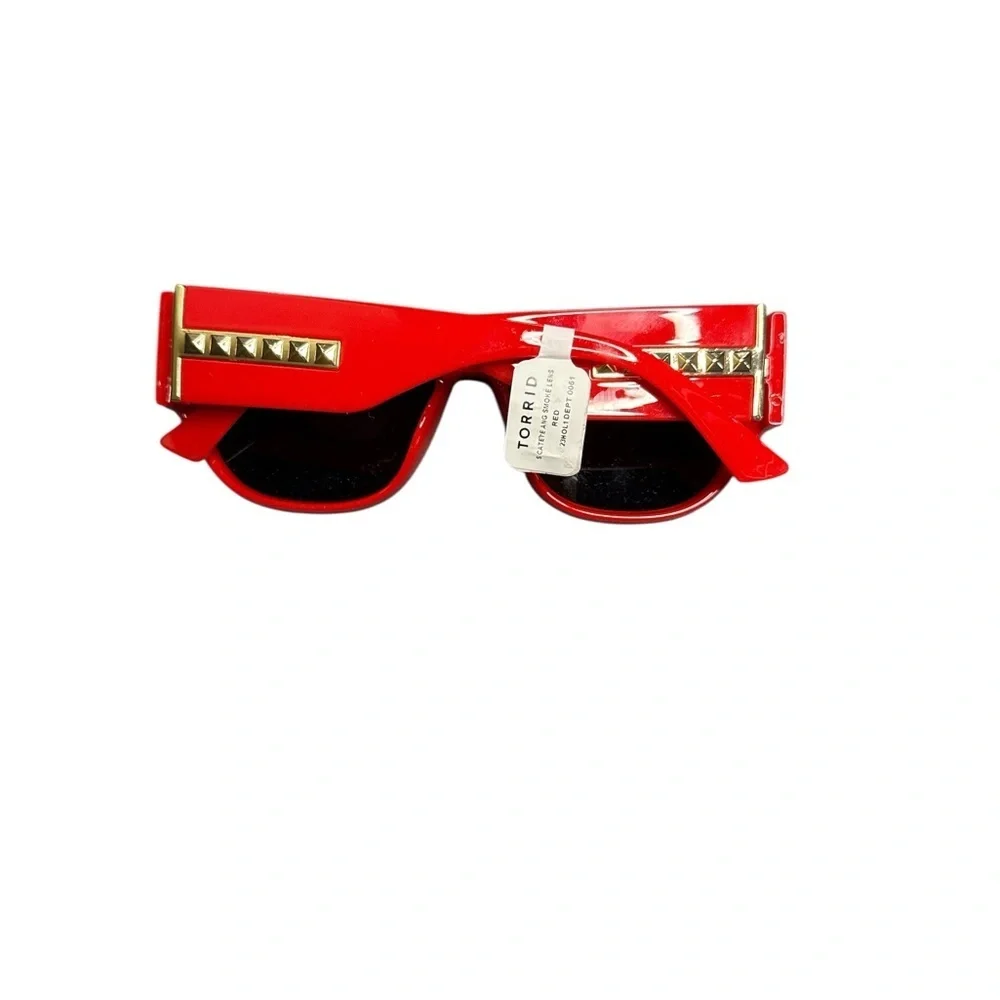 torrid bold red