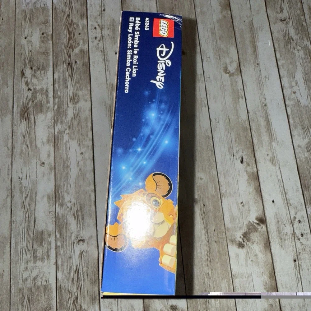 Lego lion new 43243