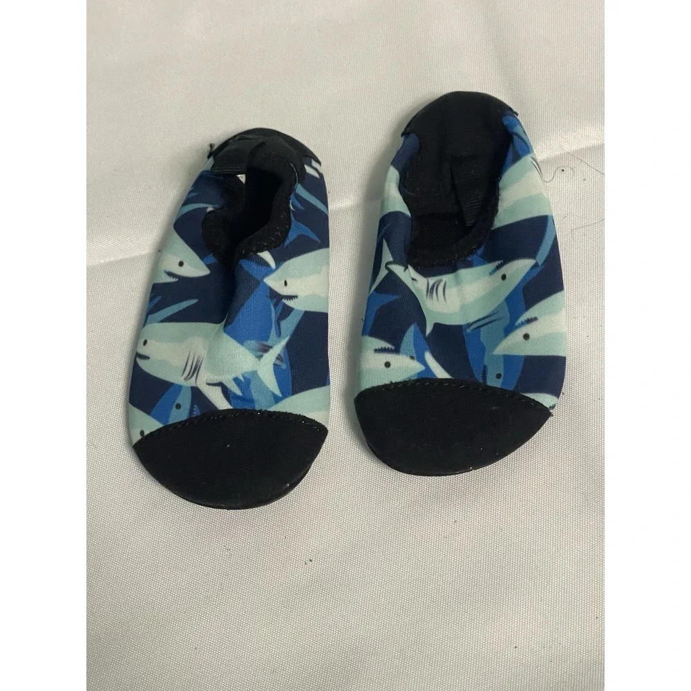 NWOT water diving‎ snorkling shoes sz 6.5 22/23. Bin4