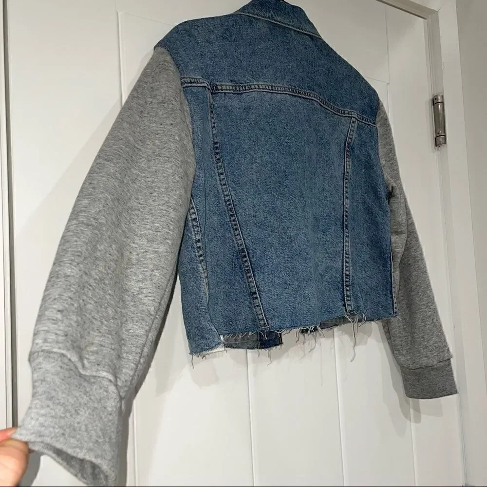 Levis little oversized