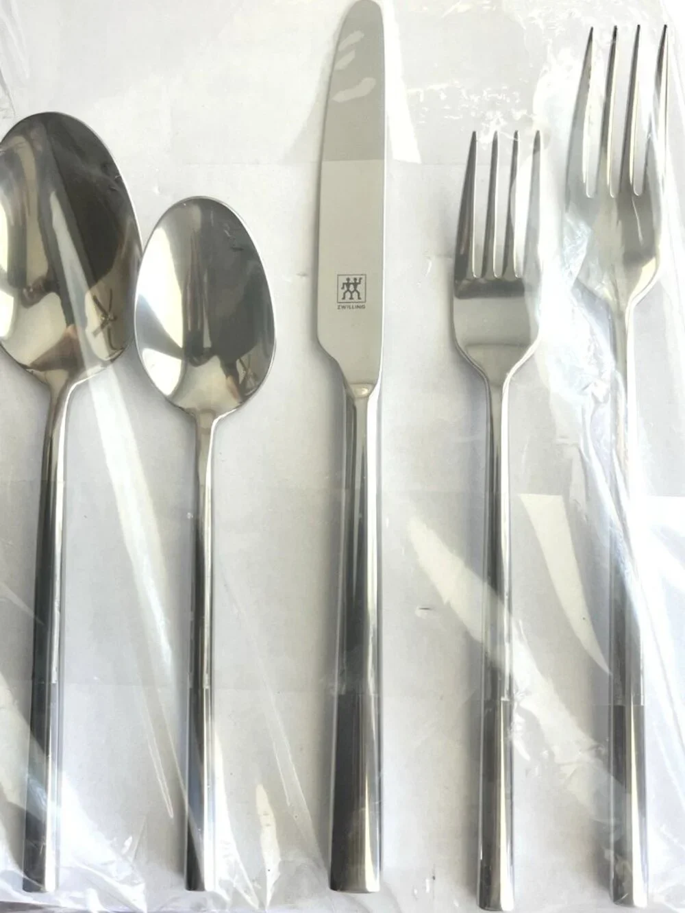 ZWILLING J.A. HENCKELS elegant durable